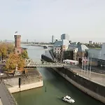 Otel Art Cologne, By Park Plaza Köln