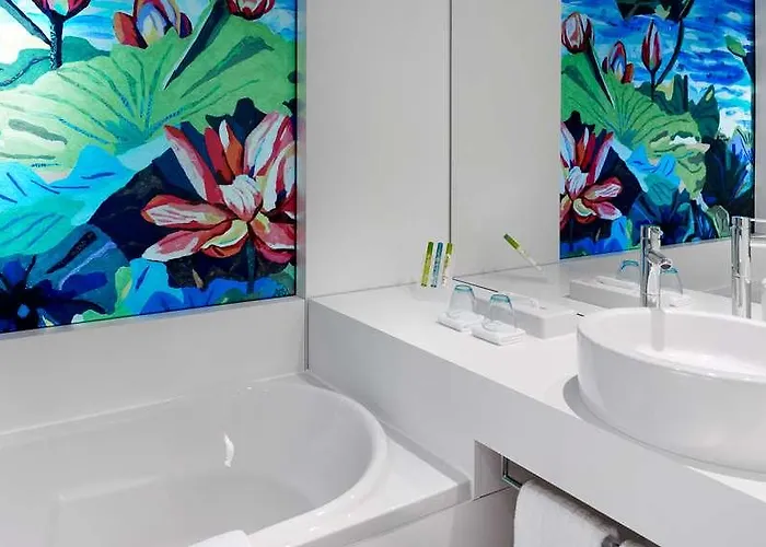 Отель Art Cologne, By Park Plaza *