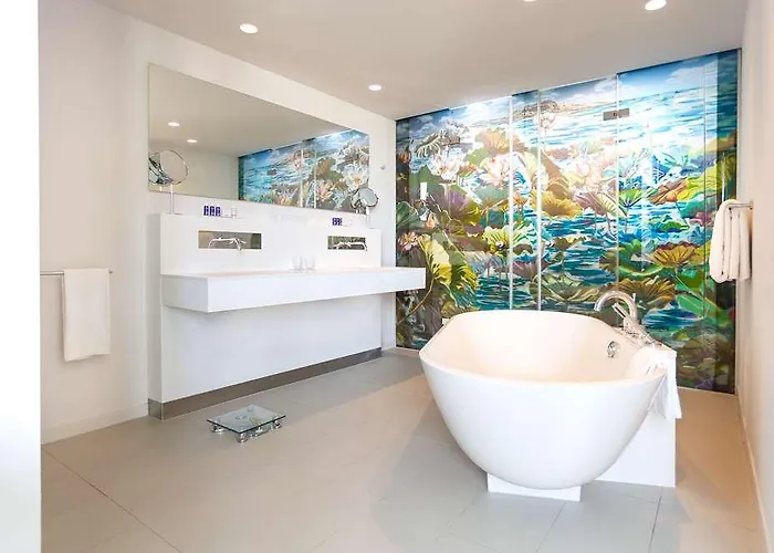 Hotel Art Cologne, By Park Plaza *